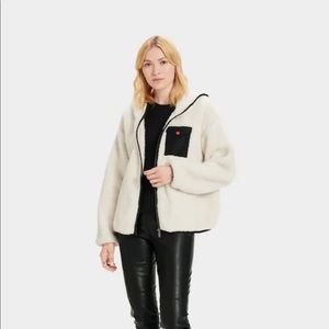 New Women’s UGG Kadence in Cream